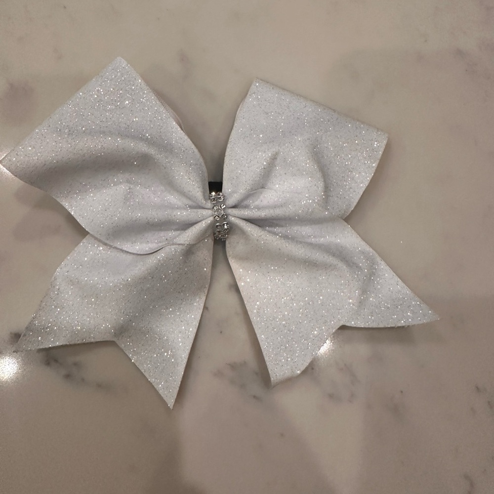 Cheer bow